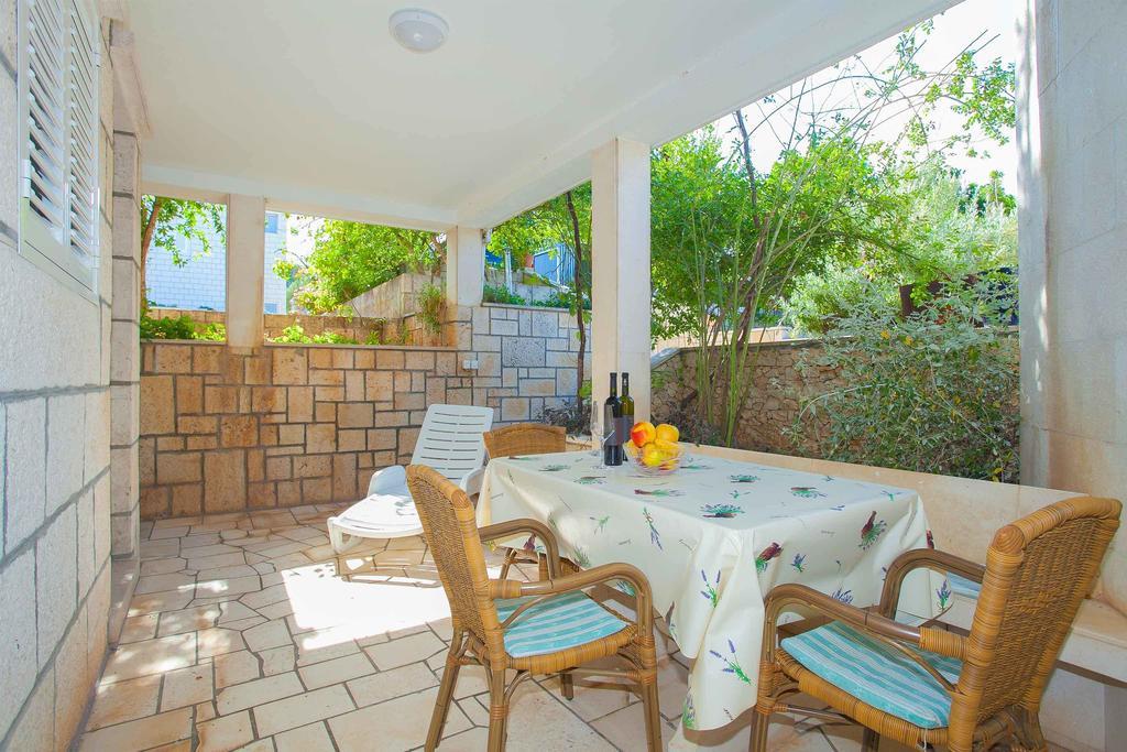 Guest House Lovric Lumbarda Exterior foto
