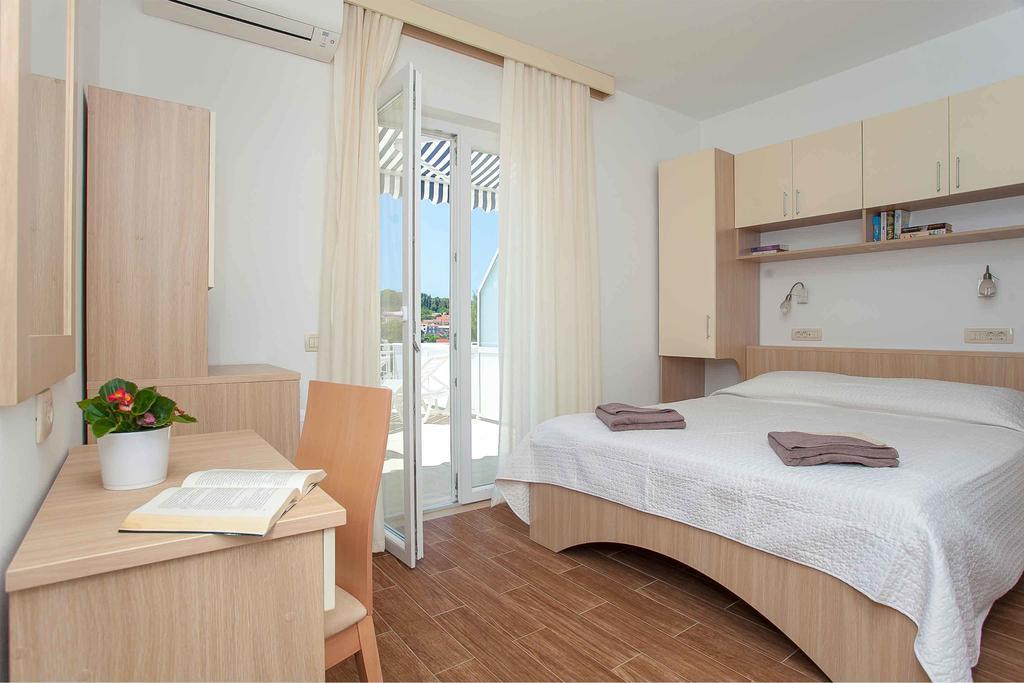 Guest House Lovric Lumbarda Exterior foto