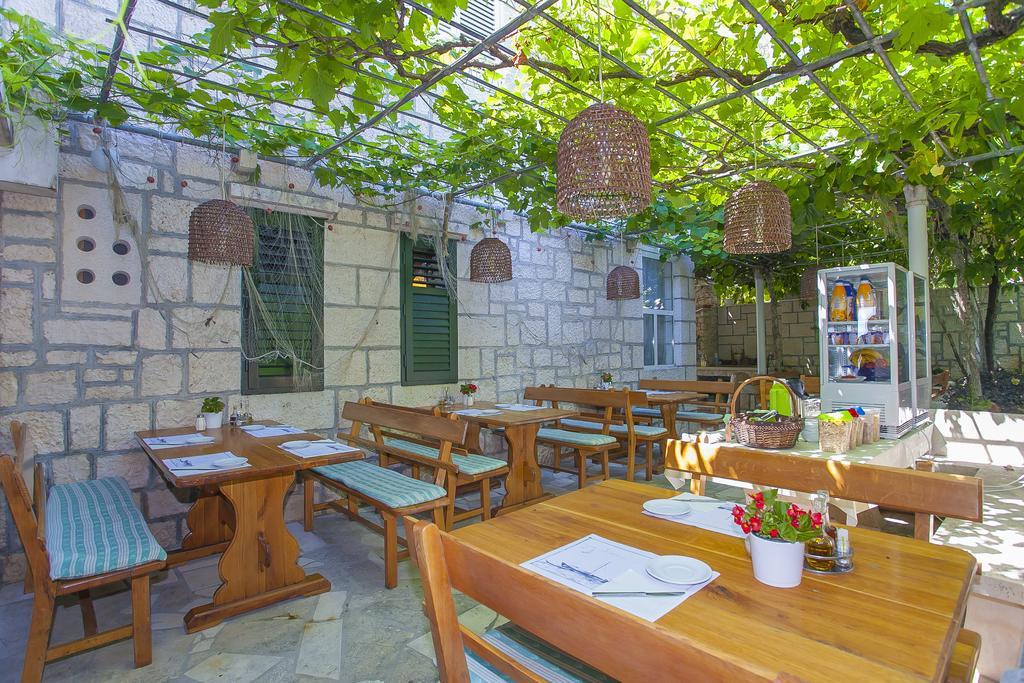 Guest House Lovric Lumbarda Exterior foto